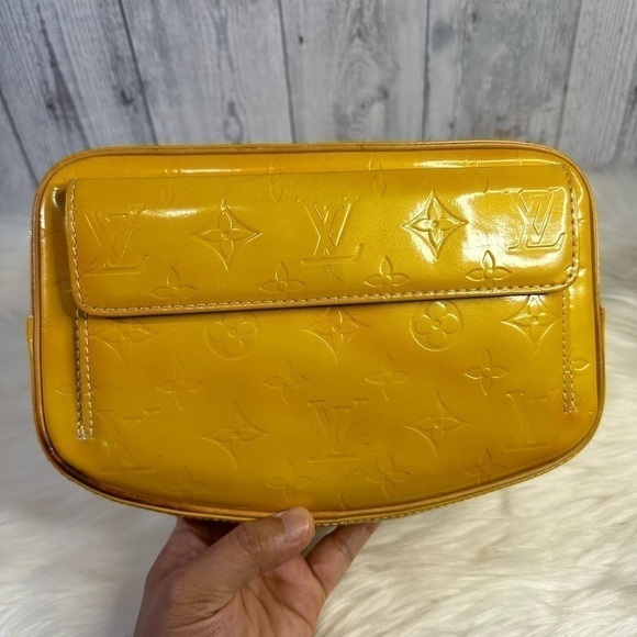 LOUIS VUITTON vernis beltbag / bumbag in mustard - Picture 3 of 17